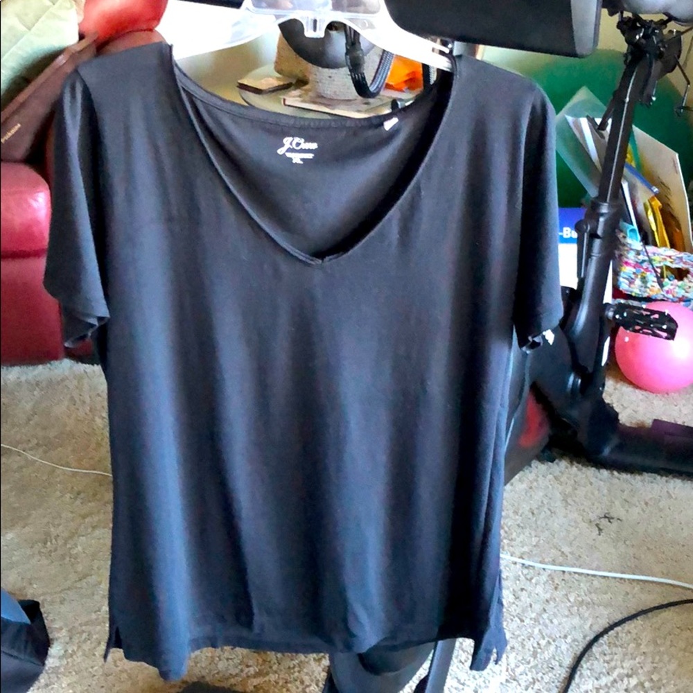 Black v neck T shirt